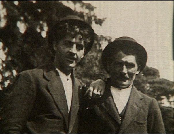 Fri, från Wikimedia Commons Carl Jularbo tillsammans med sin far Alfred Karlsson (1864 - 1952)